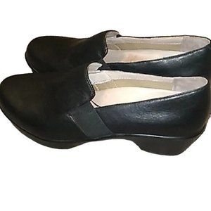 dansko slip resistant womens